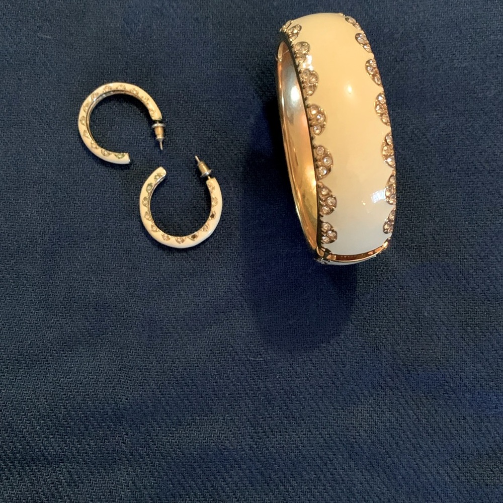 Cream and Gold Stella & Dot Earring and Bracelet Set